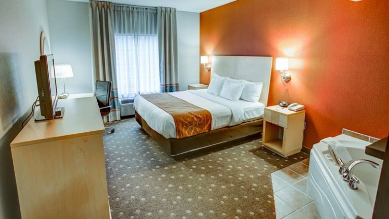 Comfort Suites Pittsburgh Airport