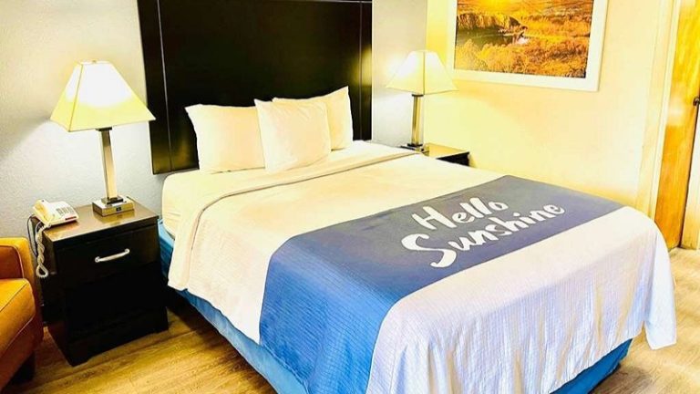 Days Inn by Wyndham Easley West of Greenville/Clemson Area