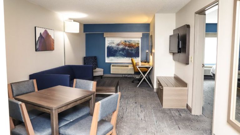 Holiday Inn Express & Suites Donegal, an IHG hotel