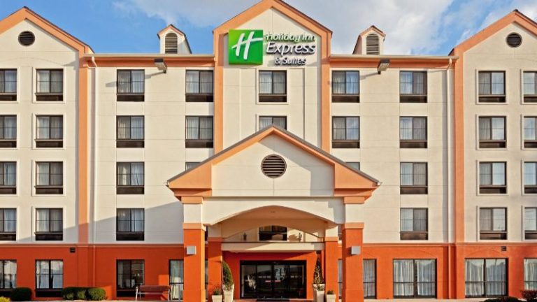 Holiday Inn Express & Suites Meadowlands Area, an IHG hotel