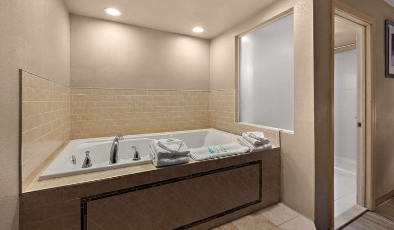 Quality Inn Wayne - Fairfield Area