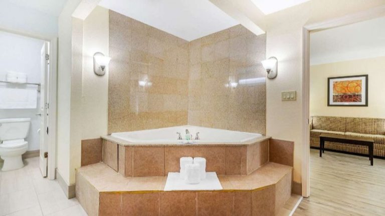 Quality Inn & Suites Lexington