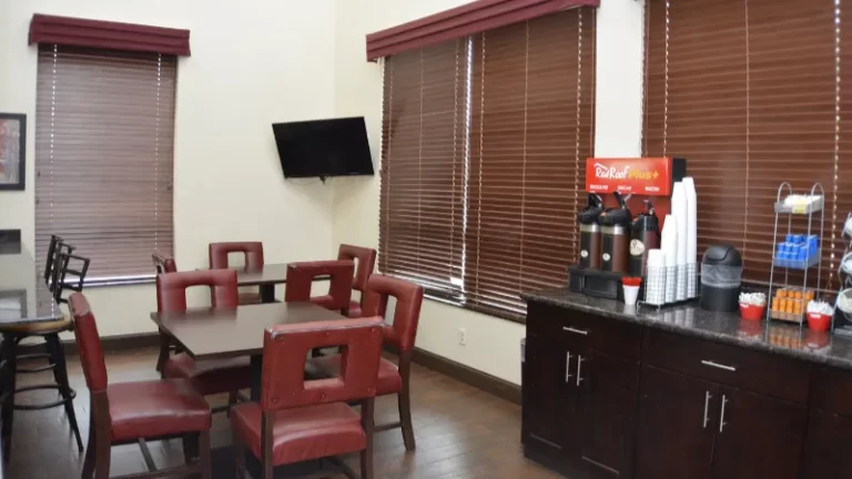 Red Roof PLUS+ & Suites Chattanooga – Downtown