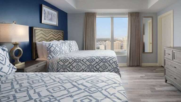 Royale Palms Condominiums