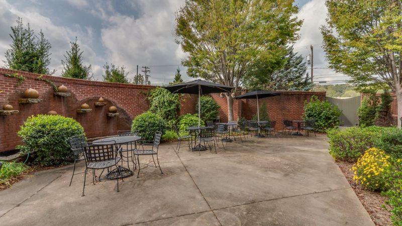 The Firehouse Inn, room with private jacuzzi, photo 7