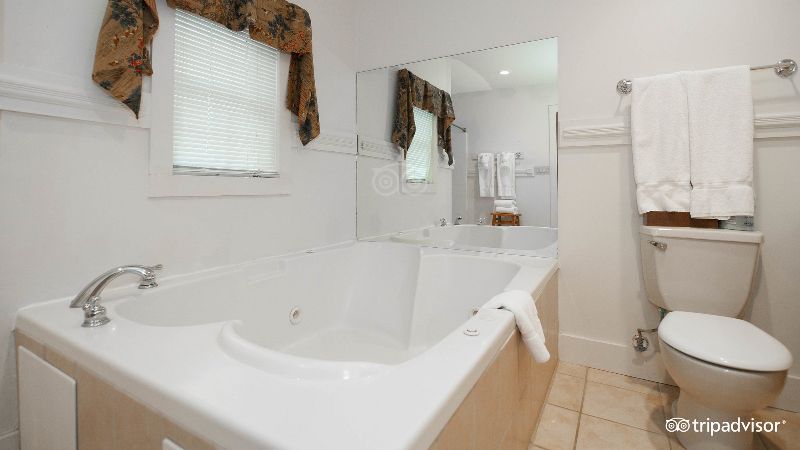 The Shawnee Inn and Golf Resort