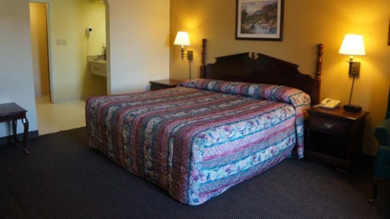 Clarksville Inn