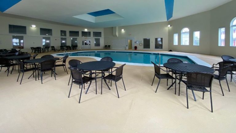 Whaler Inn & Suites