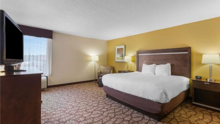 Best Western Plus Belle Meade Inn & Suites