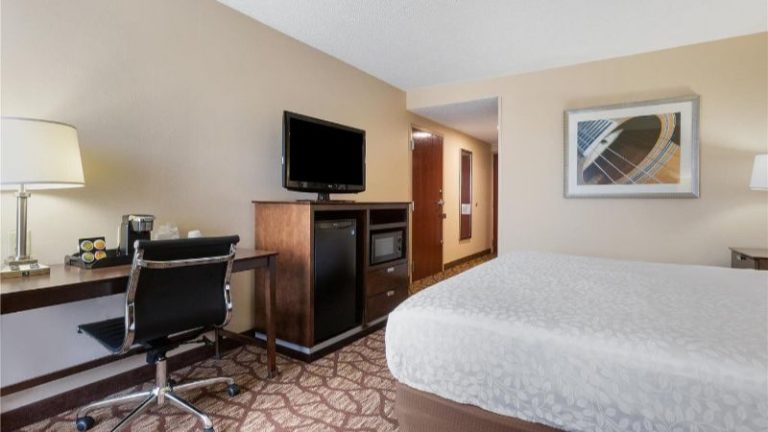 Best Western Plus Belle Meade Inn & Suites