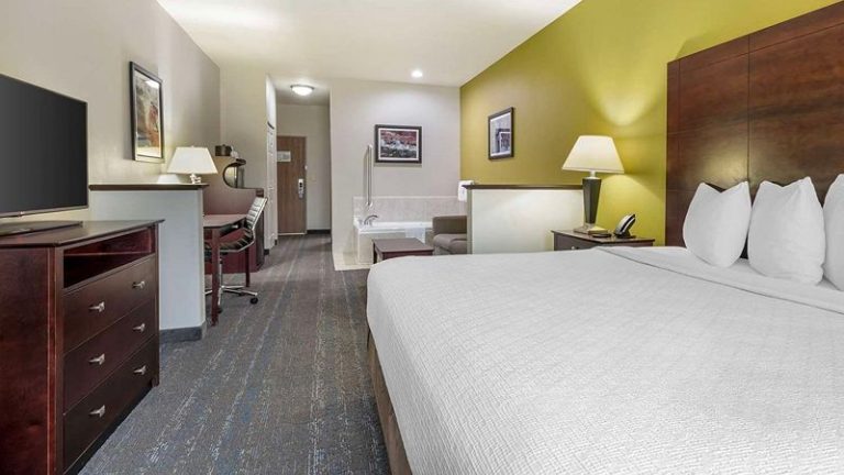 Best Western Plus Mansfield Inn and Suites