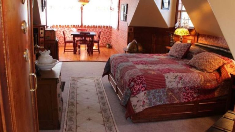 Book Nook Inn