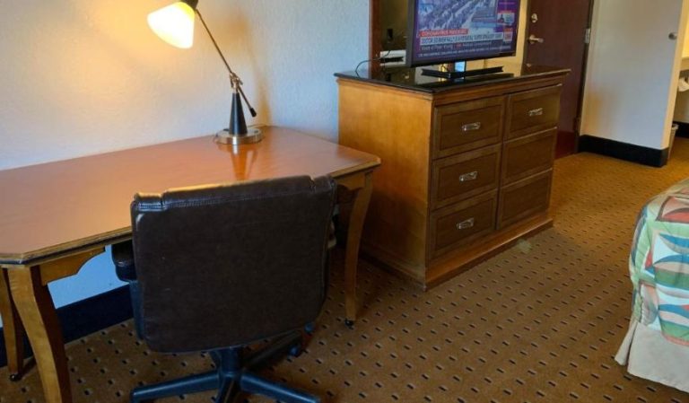 Brentwoodinn & Suites