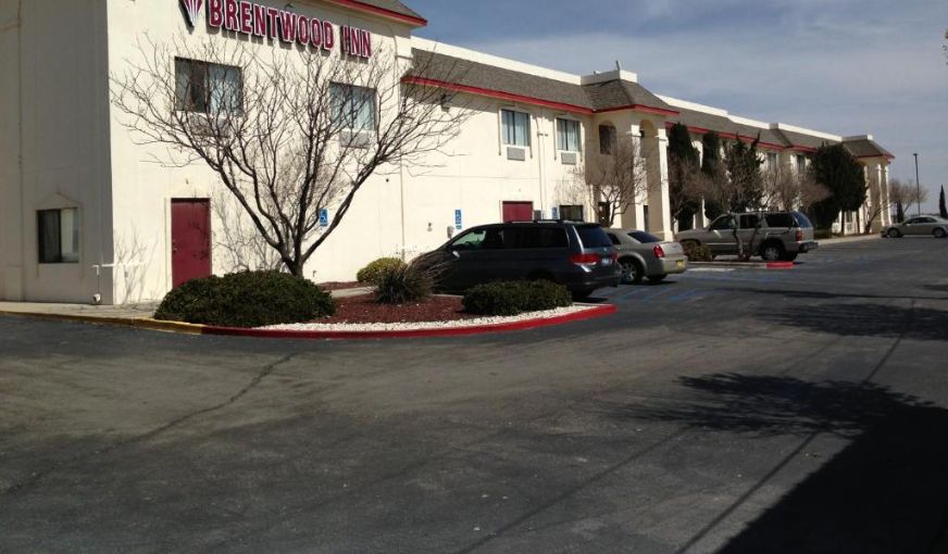 Brentwoodinn & Suites, room with private jacuzzi, photo 7