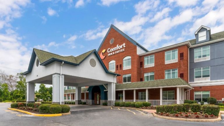 Comfort Inn & Suites Hampton Near Coliseum