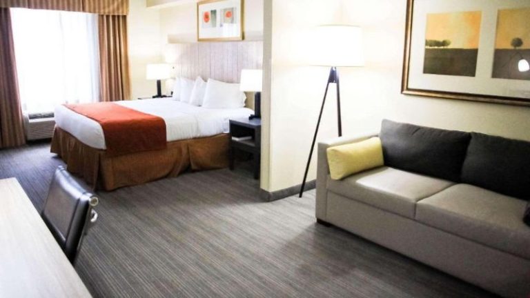 Country Inn & Suites by Radisson, Chester, VA