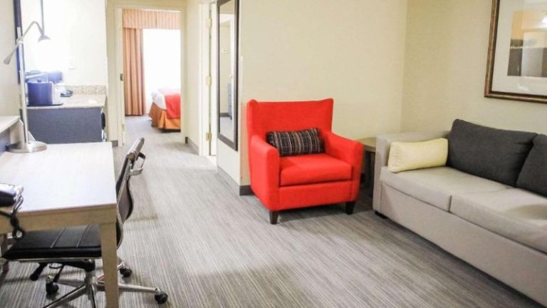 Country Inn & Suites by Radisson, Chester, VA