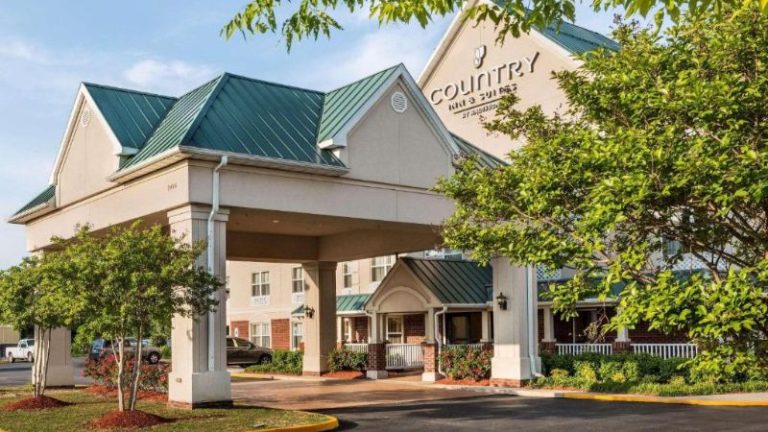 Country Inn & Suites by Radisson, Chester, VA