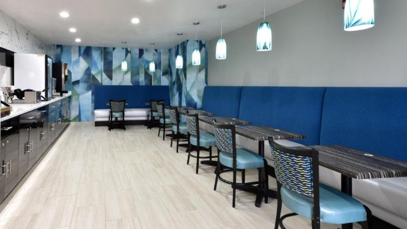 Days Inn by Wyndham Springville, room with private jacuzzi, photo 8