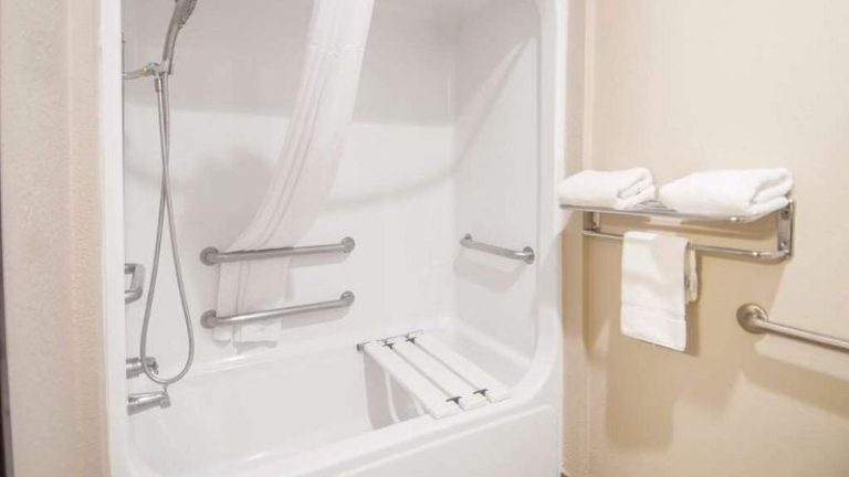 Days Inn by Wyndham Suites San Antonio North/Stone Oak