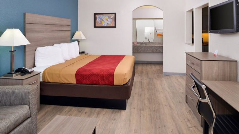 Econo Lodge Inn & Suites Port Arthur Near Sabine Pass