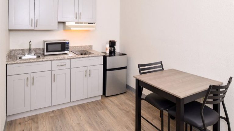 Econo Lodge Inn & Suites Port Arthur Near Sabine Pass