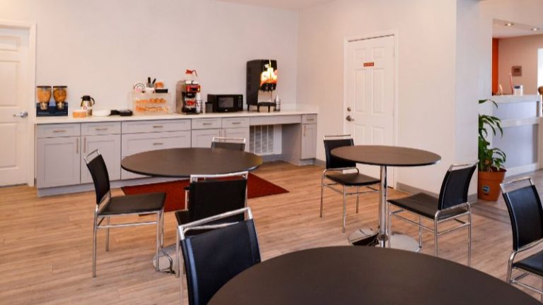 Econo Lodge Inn & Suites Port Arthur Near Sabine Pass