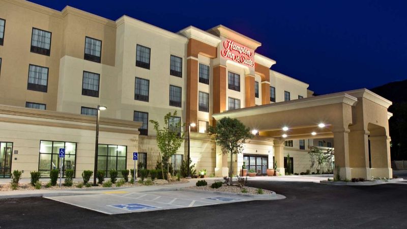 Hampton Inn & Suites Salt Lake City/Farmington, room with private jacuzzi, photo 6