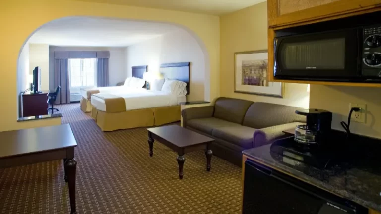 Holiday Inn Express & Suites Kingsville, an IHG hotel