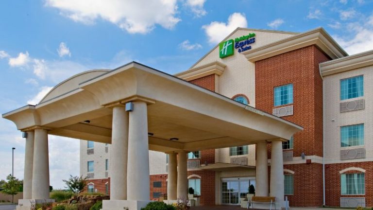 Holiday Inn Express & Suites Levelland, an IHG hotel