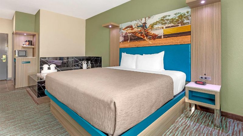Quality Inn Mesquite – Dallas East, room with private jacuzzi, photo 2