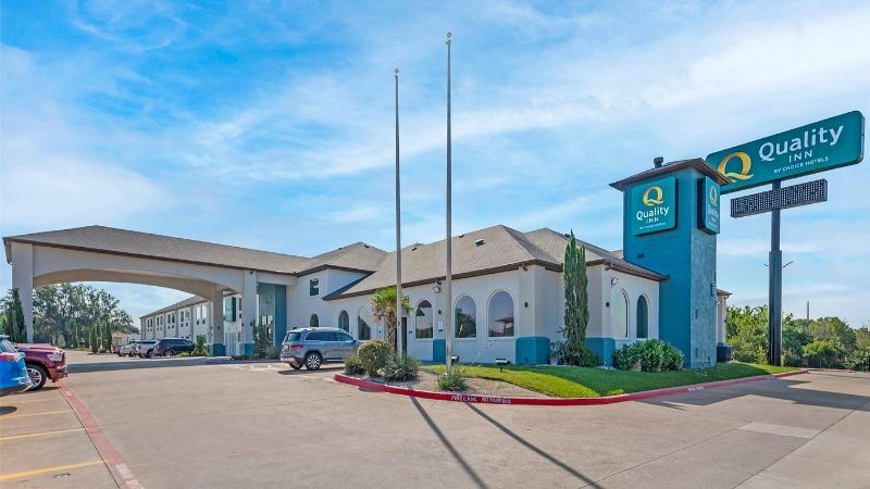 Quality Inn Mesquite – Dallas East, room with private jacuzzi, photo 7