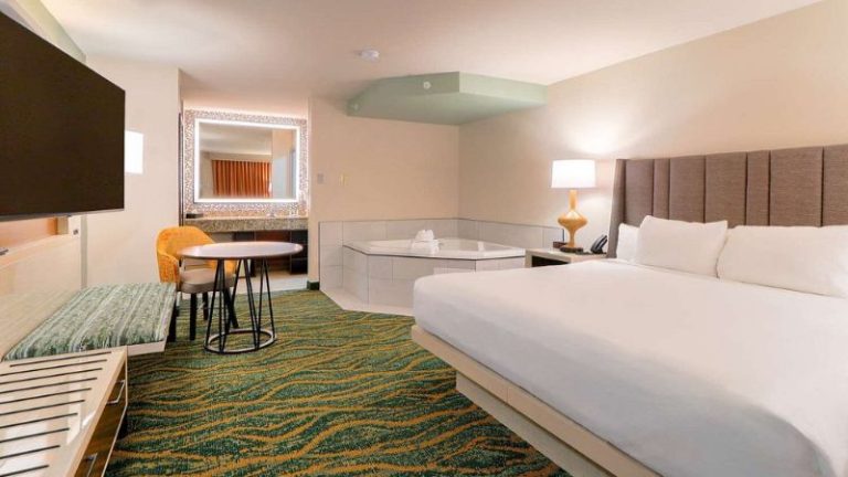 Quality Inn Near The Island Pigeon Forge