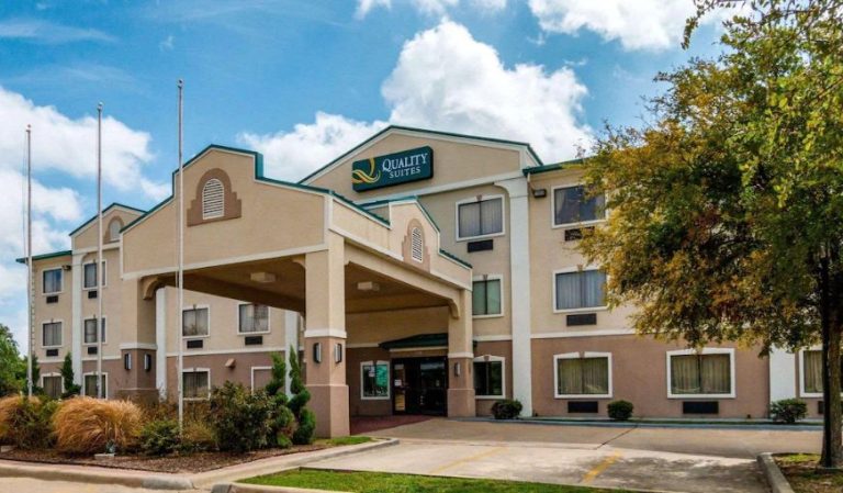 Quality Suites Burleson – Ft. Worth