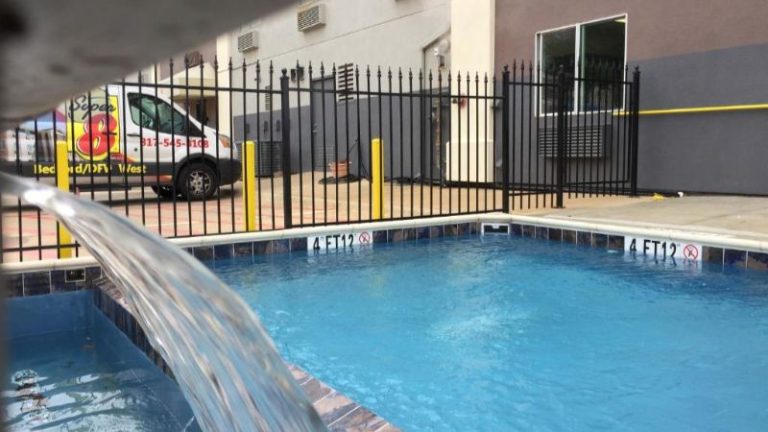 Super 8 by Wyndham Bedford DFW Airport West