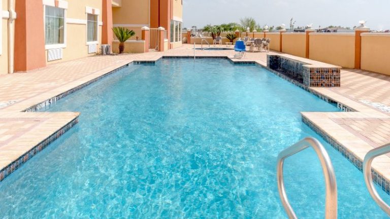 Super 8 by Wyndham Hidalgo/McAllen Area
