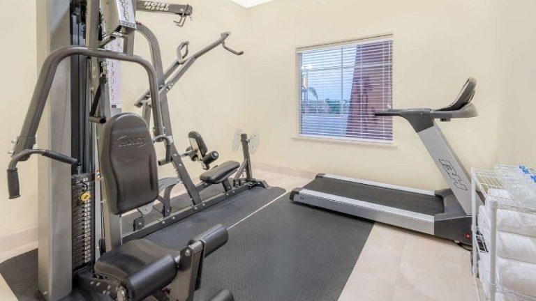 Super 8 by Wyndham Hidalgo/McAllen Area