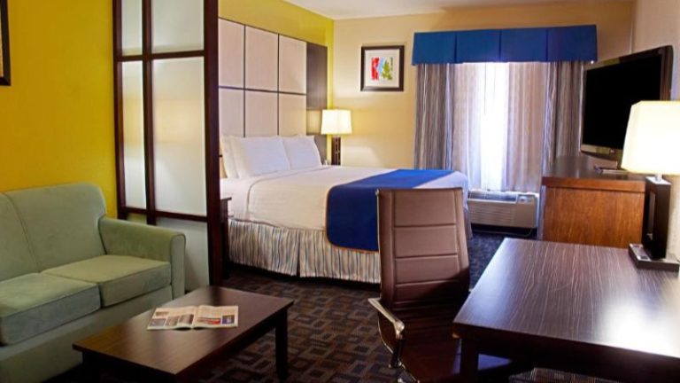 Super 8 by Wyndham Irving/DFW Apt/North