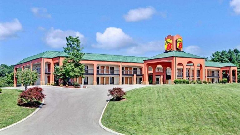 Super 8 by Wyndham Knoxville East