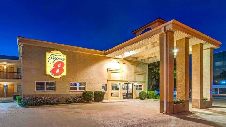 Super 8 by Wyndham Richardson Dallas