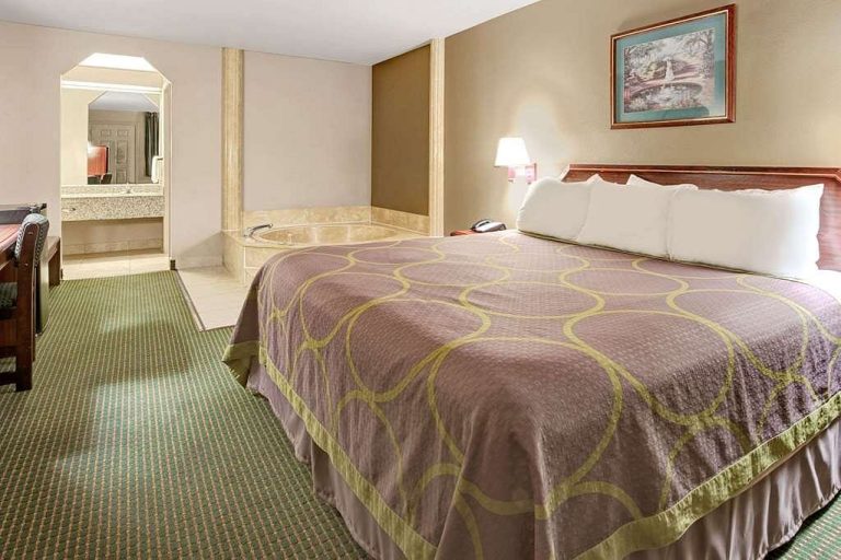 Super 8 by Wyndham Richardson Dallas