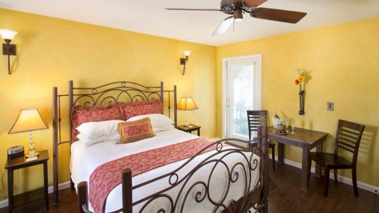 The Lakehouse Bed and Breakfast