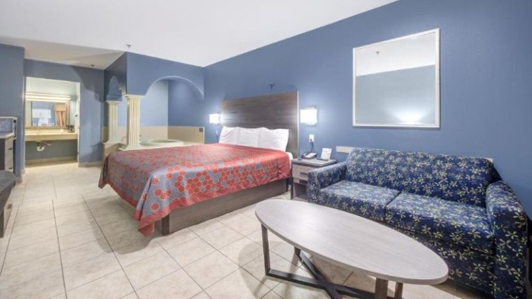 Weslaco Inn by Capital O Near Mercedes
