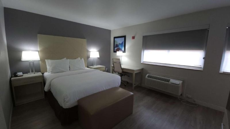 West Valley Inn, room with private jacuzzi, photo 2