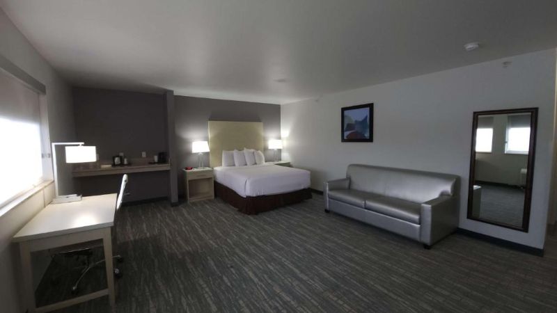 West Valley Inn, room with private jacuzzi, photo 3