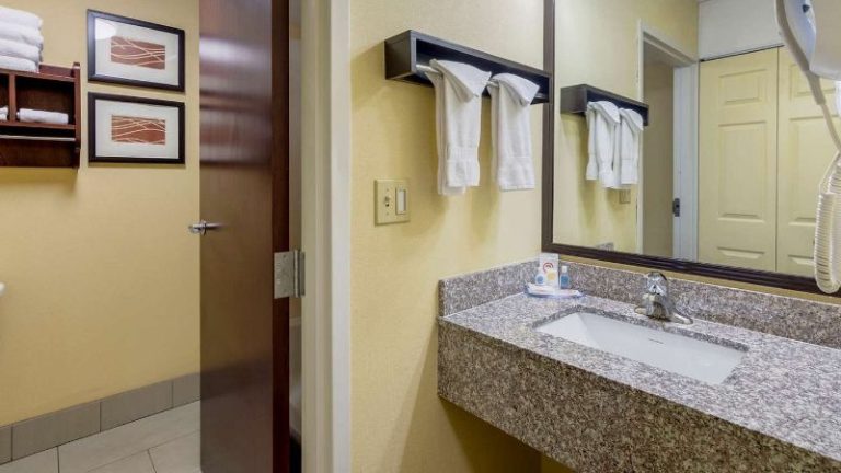 Comfort Inn & Suites Hillsville I-77