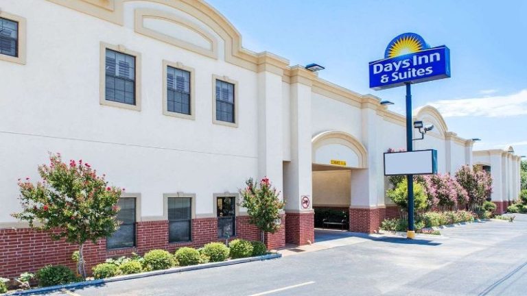 Days Inn & Suites by Wyndham Big Spring