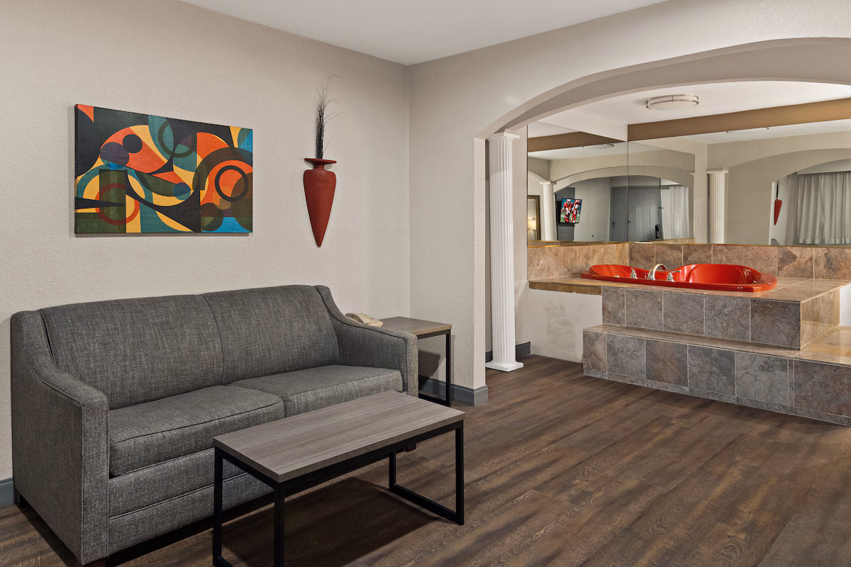 Red Roof Inn & Suites Irving – DFW Airport South 