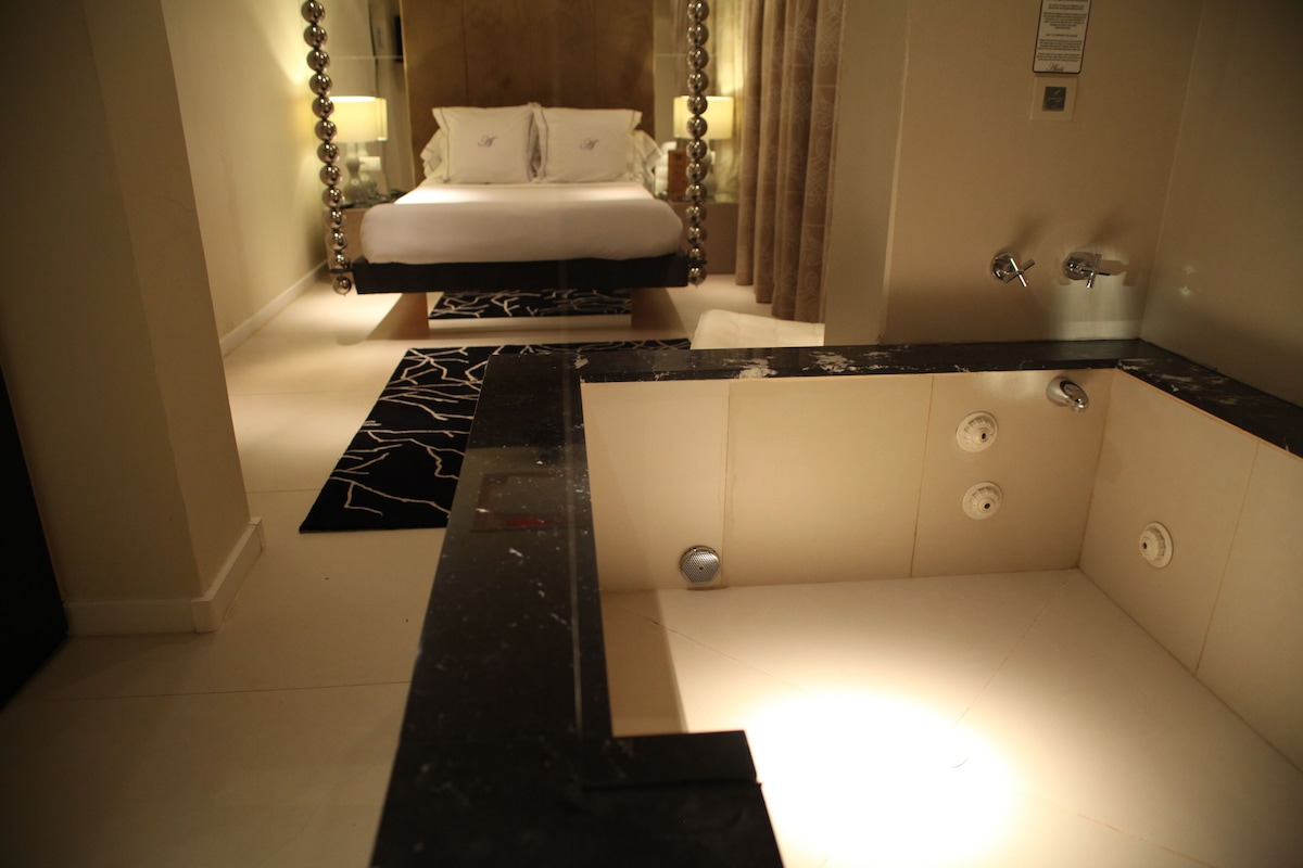 Abalu Boutique & Design Hotel, habitación con jacuzzi privado