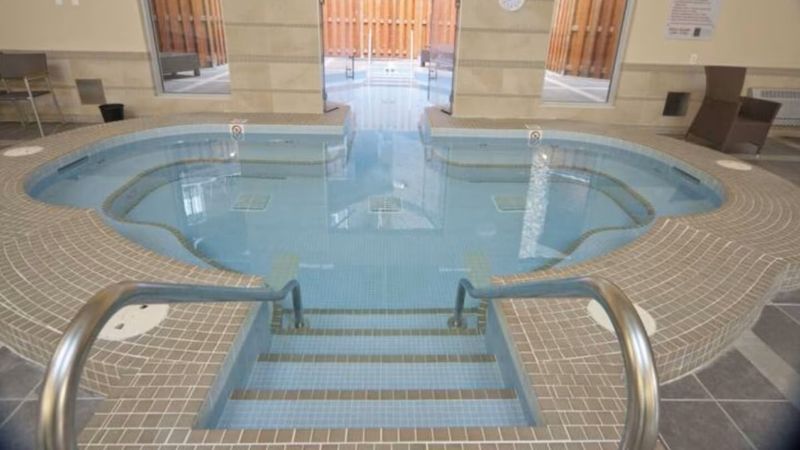 Amazing Penthouse with Private Hot Tub, room with private jacuzzi, photo 8